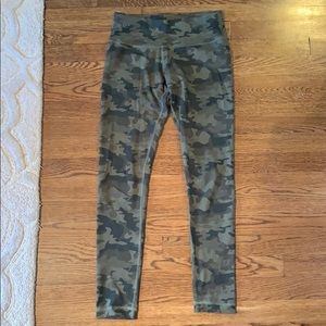 Camo pattern workout leggings